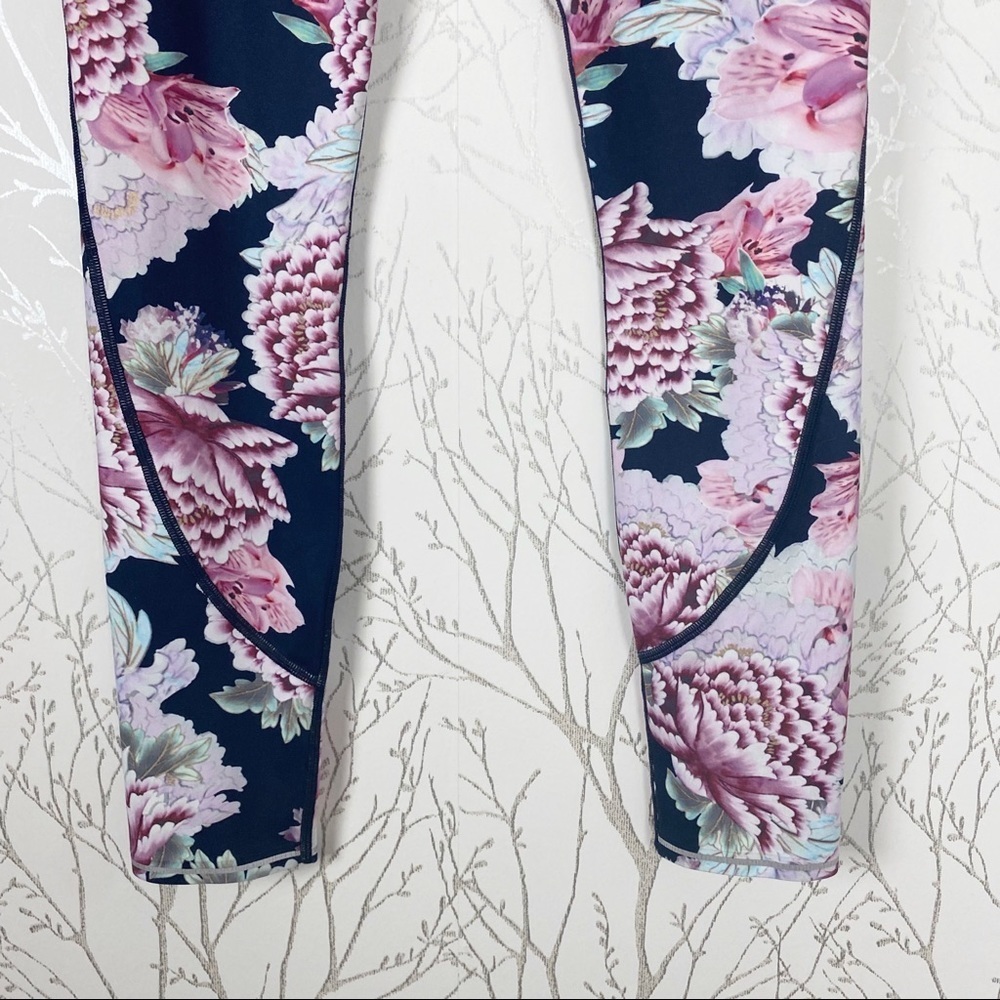 ATHLETA Run Free Garden Party 7/8 Leggings Pants Running Yoga Size:  MT - Picture 7 of 15